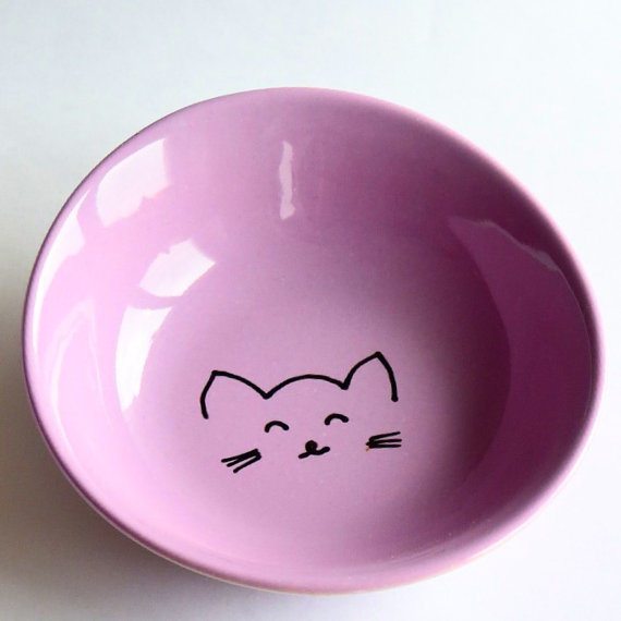 Bowl rosa com rostinho de gato. Se liga nesse da Wiccat Handmade - R$31,44  
 <a href=