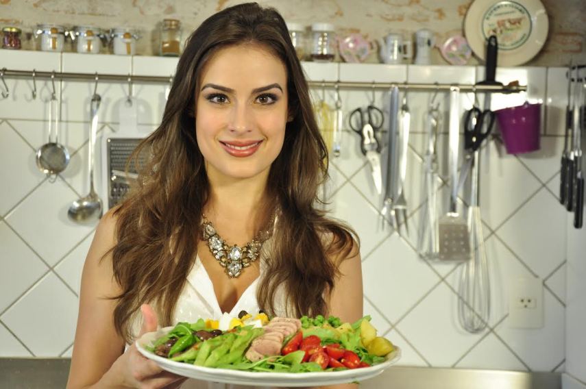Heaven Delhaye é apresentadora do quadro de culinária do programa Amaury Jr., ela é considerada (não sabemos por quem) a <a href=