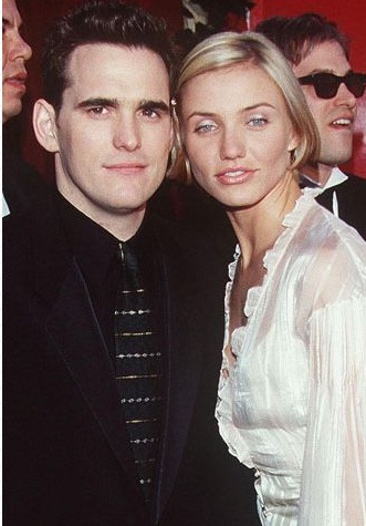 Sim, em 1998, Matt Dillon e Cameron Diaz eram namorados e foram juntinhos para a cerimônia do Oscar