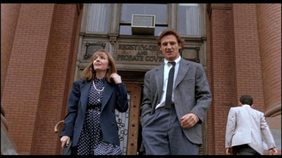 Anna Dunlap (Diane Keaton) é uma mulher divorciada e sexualmente reprimida que muda de cidade com a filha, Molly (Asia Vieira) depois da separação. Lá ela conhece o escultor Leo Cutter (Liam Nesson), com que descobre o verdadeiro prazer sexual.
O ex-marido alega que o namorado de Anna está abusando da menina e decide pedir a custódia da filha na justiça. Anna fica divida.