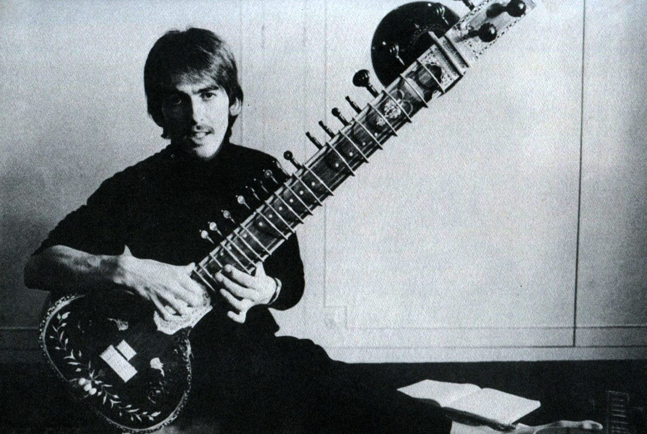 Foi George quem levou instrumentos indianos como a tabla e o sitar para o som da banda, como visto na canção 'Norwegian Wood, do álbum Rubber Soul