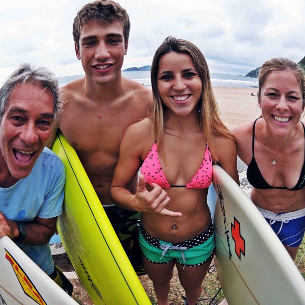 Além de multicampeã pelo skate, a loira não nega seu posto de 