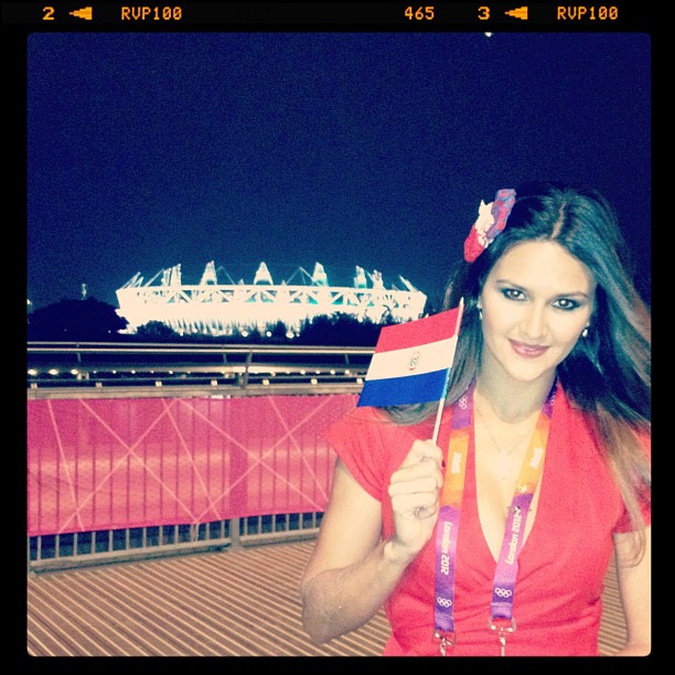 A atleta, modelo e apresentadora de televisão quer vir para as Olimpíadas do Rio. Ela será bem-vinda?