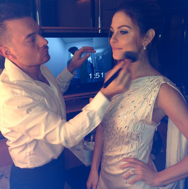 A atriz Maria Menounos se preparando e...
