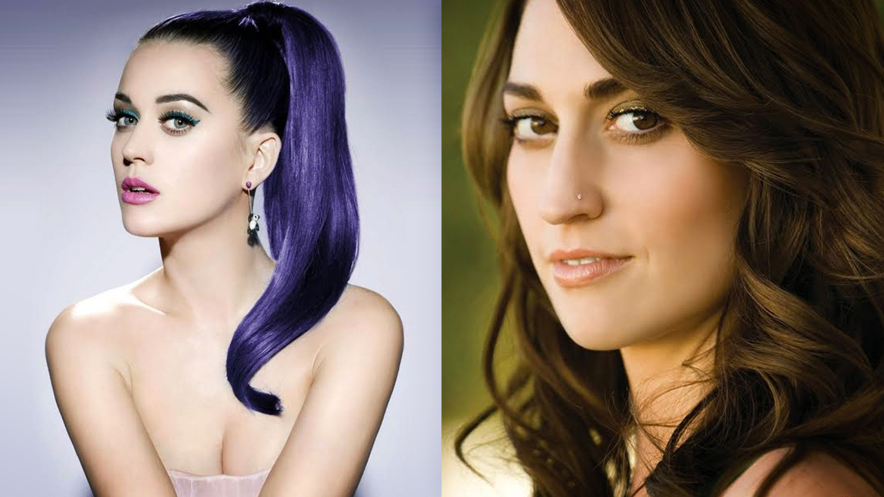 Assim que Katy Perry (esquerda) lançou Roar, o primeiro single de seu antecipado álbum Roar, o kisuco ferveu nas redes sociais. A cantora foi acusada de ter copiado na cara de pau a música Brave, da Sara Bareilles – que havia sido lançada poucos meses antes e divulgada pela própria Katy no seu twitter. Sara já disse que não considera que houve cópia alguma e as duas até cantaram juntas pra mostrar que tava tudo bem.