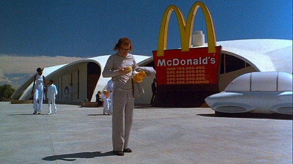 Woody Allen realizou o bizarro filme, no qual vive um homem que é congelado e acorda 200 anos depois, em 2173 - e o Mc Donald's continua 