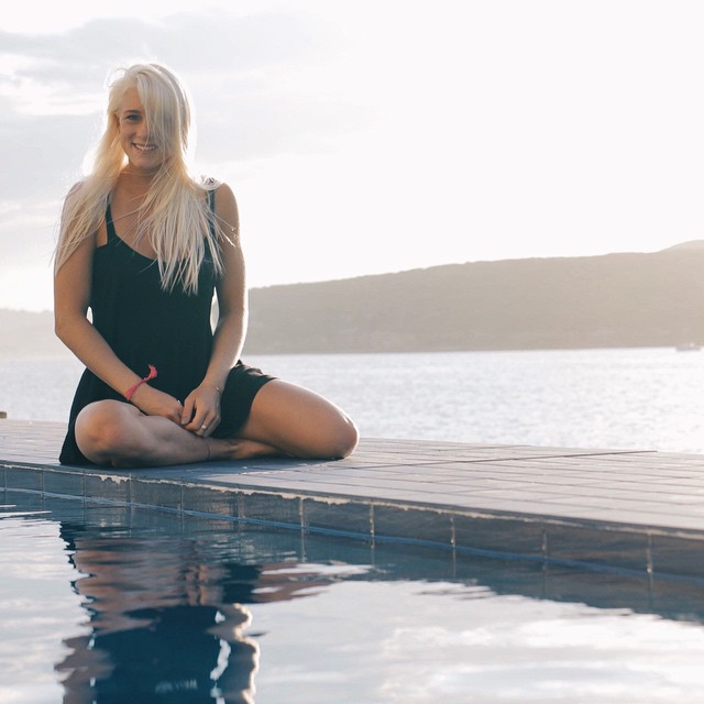 Tem cara de gringa, fala inglês, mas nasceu no Brasil. 'Tati' é filha de uma gaúcha e estreará esse sábado (28), em Gold Coast, na elite do surfe.