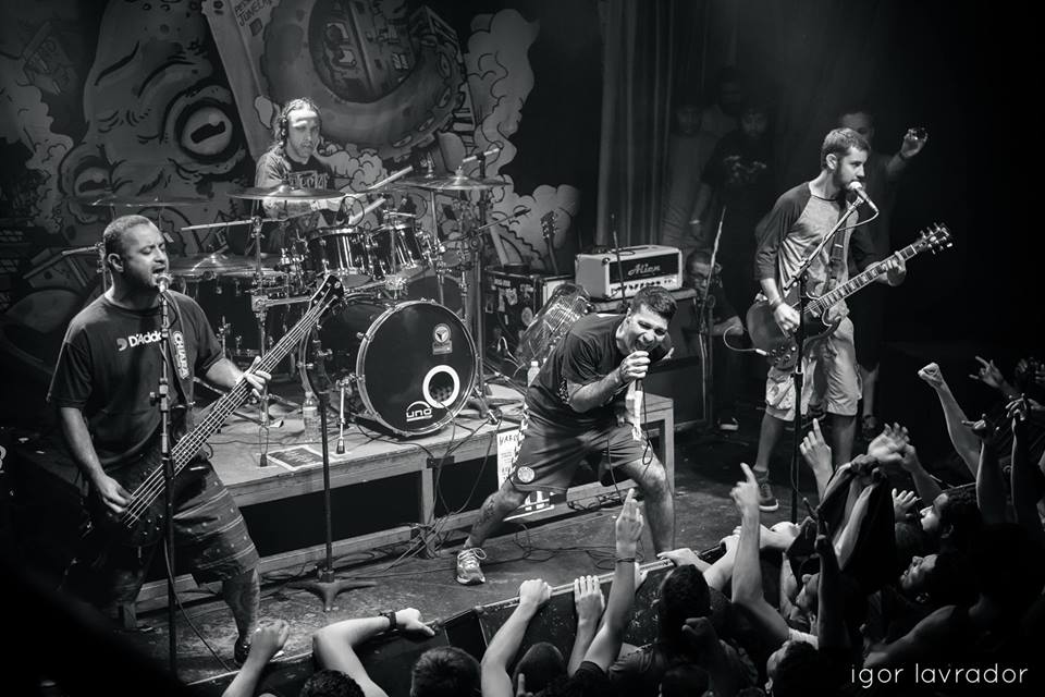 Rodrigo Lima, vocalista e letrista da banda de punk hardcore Dead Fish, é advogado