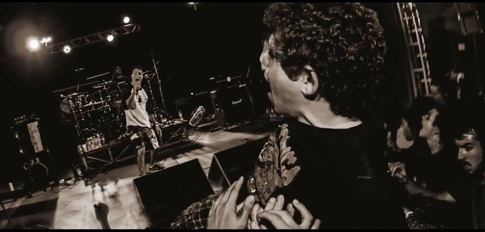 Rodrigo Lima, vocalista e letrista da banda de punk hardcore Dead Fish, é advogado