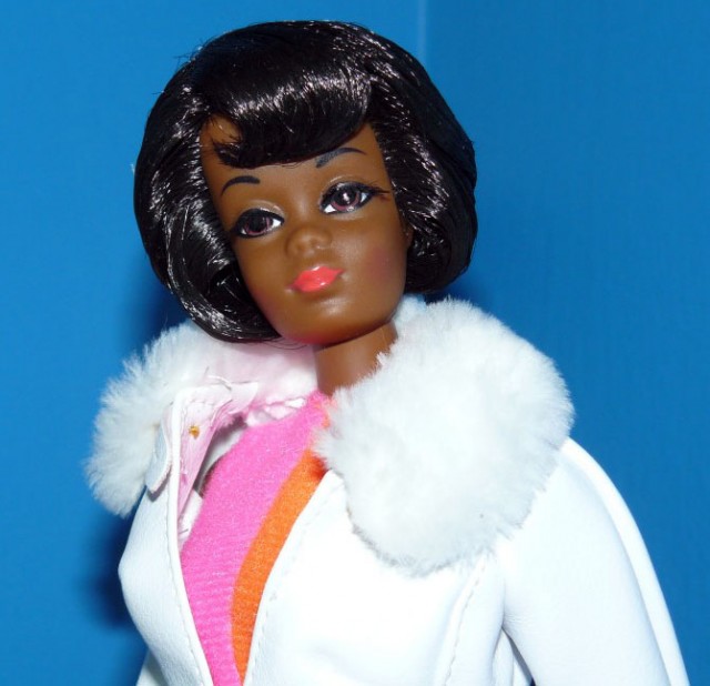A primeira amiga negra da Barbie foi Christie, lançada em 1968.