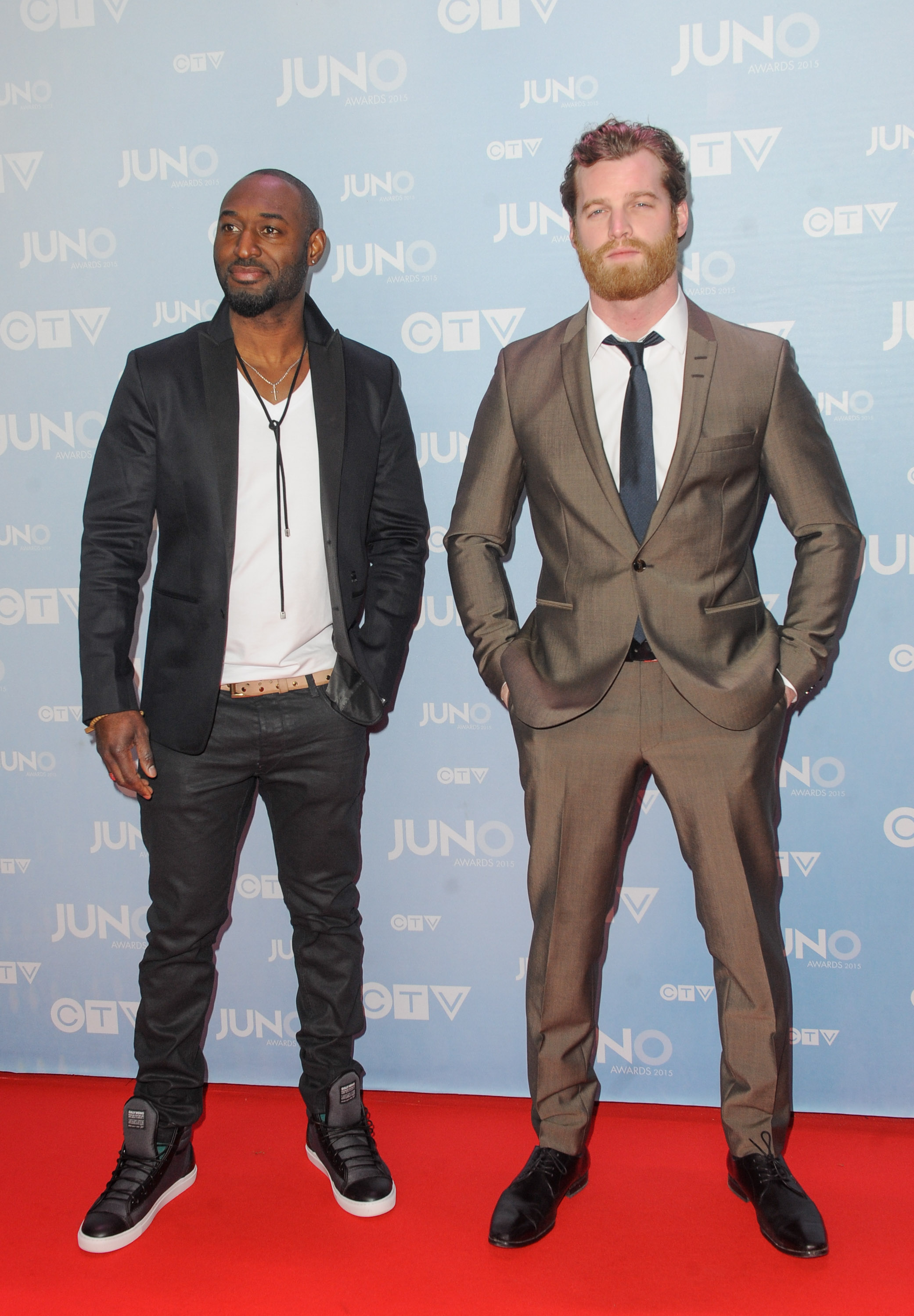 Adrian Holmes e Jared Keeso