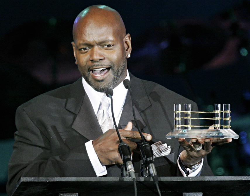 Ex-jogador de futebol americano, Emmitt Smith venceu a terceira temporada do Dancing with the Stars