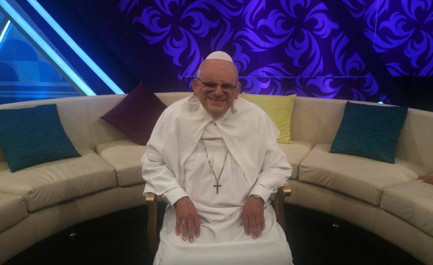 Papa Francisco também está na lista de imitações do peruano