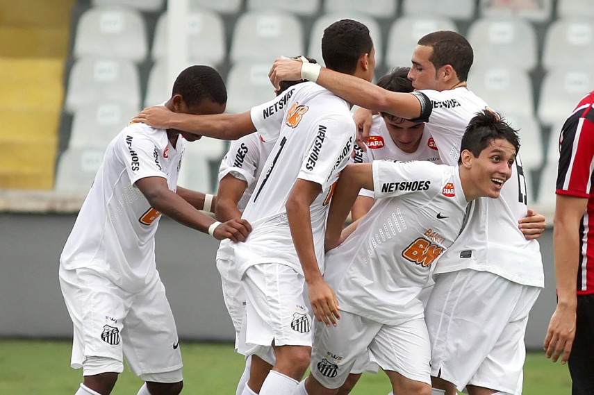 Revelação da base do Santos, o jovem Lucas Octávio também não escapou da zoeira e virou o Batatinha da turma