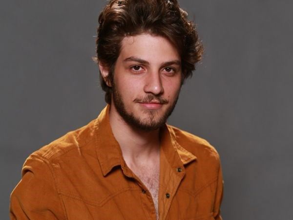 Uma boa opção para Dinho seria o jovem galã da vez, Chay Suede