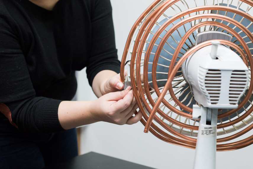 Agora prenda algumas partes do tubo, pra não perder todo o trabalho feito.