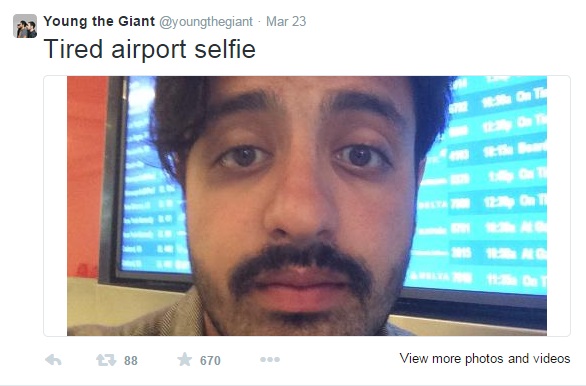 O Young The Giant chegou no aeroporto do Rio e já postou no twitter