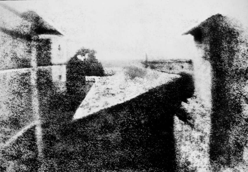 Foto original de La cour du dumaine du Gras por Joseph Nicéphore Niépce, 1826
