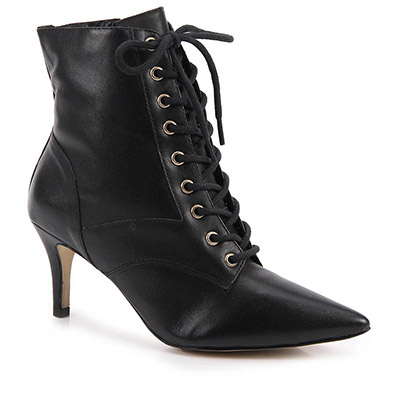 Ankle Boots preta, R$ 199,99, Brenda Lee, www.passarela.com.br