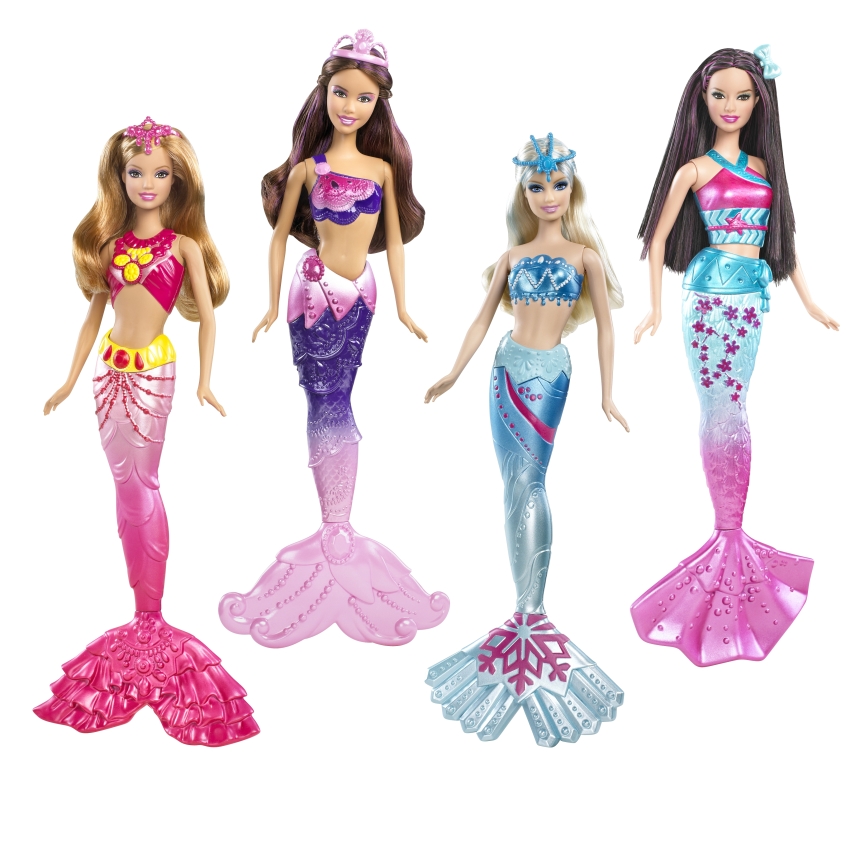 Mais de 100 pessoas, designers, costureiras, modelistas e estilistas são necessários para criar uma única Barbie. Em média, são lançadas 70 bonecas Barbie de coleção por ano.