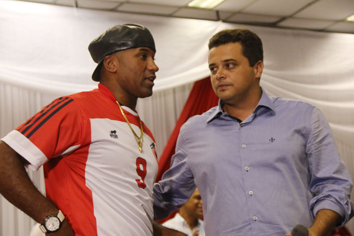 Viola é apresentado oficialmente no Taboão em evento com Mulher Melão, Rogério e Sebastian
