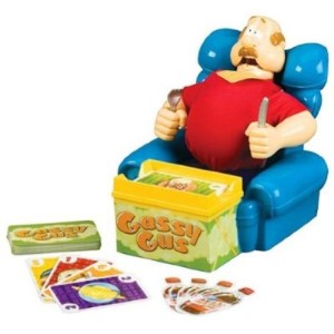 A intenção desse joguinho de cartas é fazer com que o boneco barrigudo peidasse 