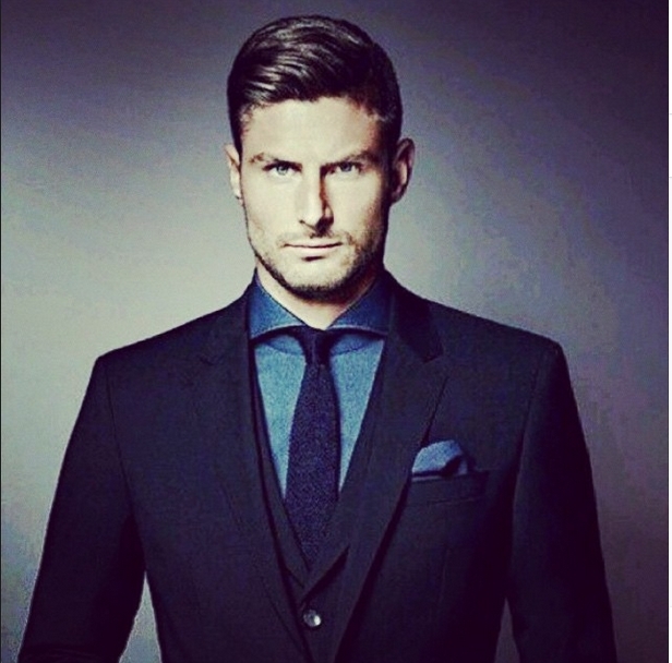 O francês Giroud é outro jogador bastante estiloso e que poderia muito bem participar do SPFW