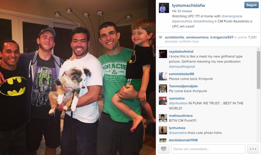 Lutador Lyoto Machida também tem um cachorro como companheiro. Um não, dois.
