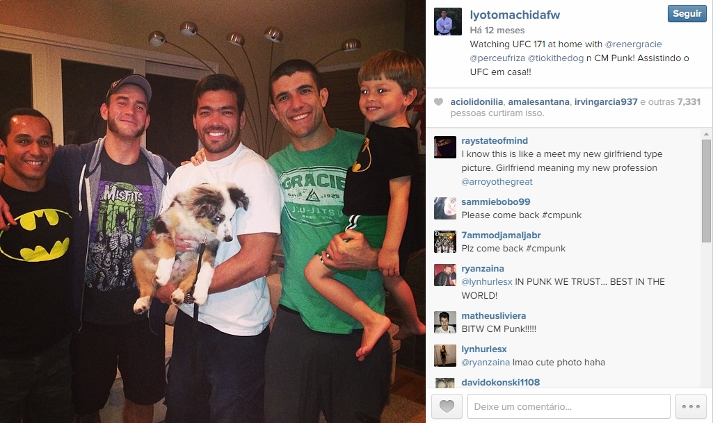 Lutador Lyoto Machida também tem um cachorro como companheiro. Um não, dois.