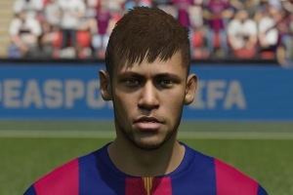 O mesmo aconteceu no Fifa 2015, quando o jogador aparece exatamente com os mesmo traços no game