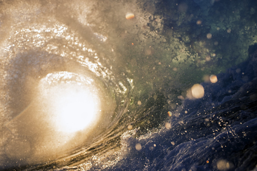 O fotógrafo Ray Collins trocou as minas de carvão pelo oceano, e está lançando seu primeiro livro com essas imagens incríveis das ondas australianas.