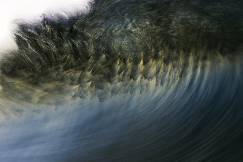 O fotógrafo Ray Collins trocou as minas de carvão pelo oceano, e está lançando seu primeiro livro com essas imagens incríveis das ondas australianas.