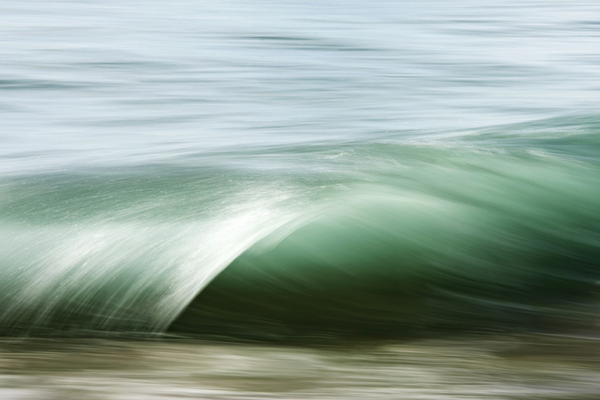 O fotógrafo Ray Collins trocou as minas de carvão pelo oceano, e está lançando seu primeiro livro com essas imagens incríveis das ondas australianas.