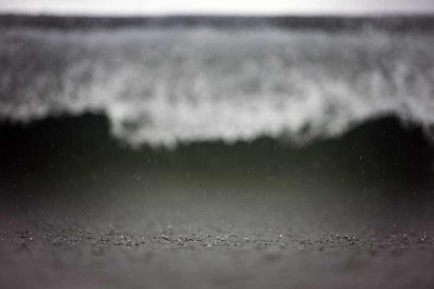 O fotógrafo Ray Collins trocou as minas de carvão pelo oceano, e está lançando seu primeiro livro com essas imagens incríveis das ondas australianas.