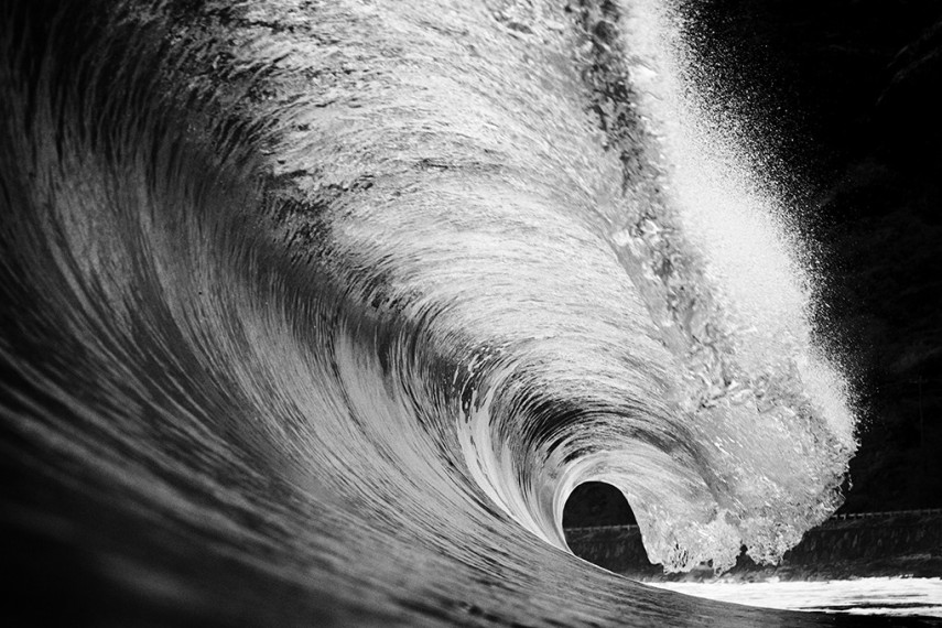 O fotógrafo Ray Collins trocou as minas de carvão pelo oceano, e está lançando seu primeiro livro com essas imagens incríveis das ondas australianas.