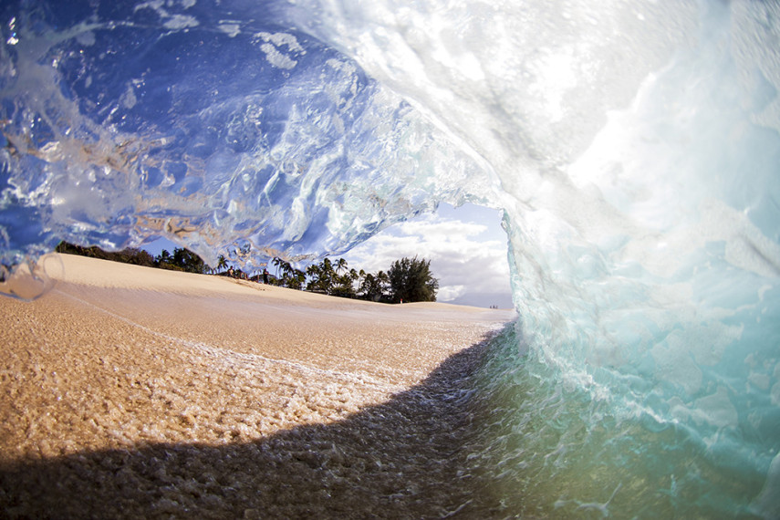 O fotógrafo Ray Collins trocou as minas de carvão pelo oceano, e está lançando seu primeiro livro com essas imagens incríveis das ondas australianas.