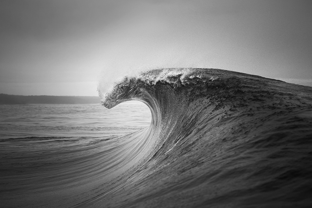 O fotógrafo Ray Collins trocou as minas de carvão pelo oceano, e está lançando seu primeiro livro com essas imagens incríveis das ondas australianas.