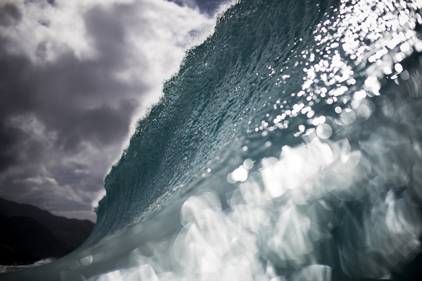 O fotógrafo Ray Collins trocou as minas de carvão pelo oceano, e está lançando seu primeiro livro com essas imagens incríveis das ondas australianas.