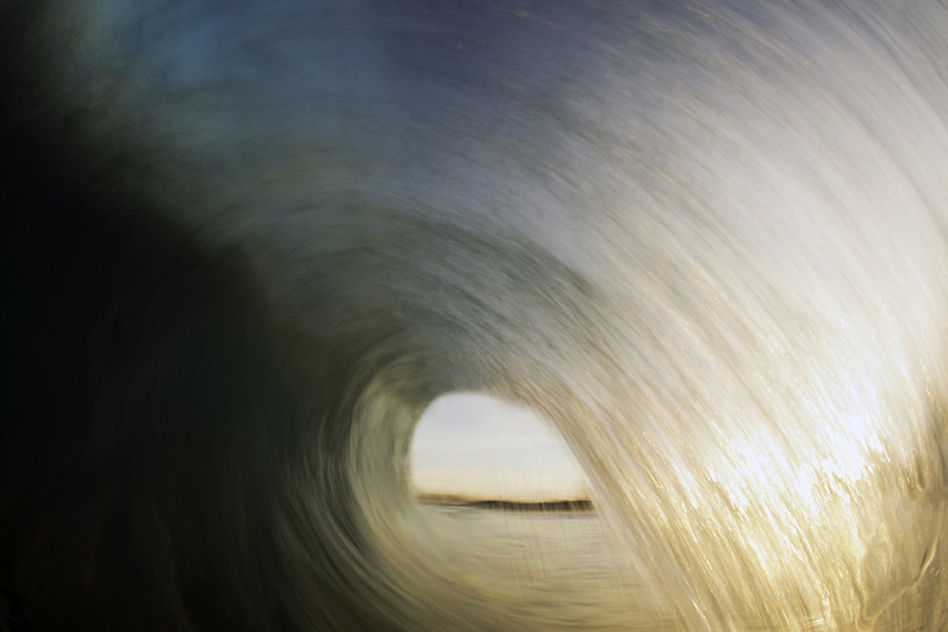 O fotógrafo Ray Collins trocou as minas de carvão pelo oceano, e está lançando seu primeiro livro com essas imagens incríveis das ondas australianas.