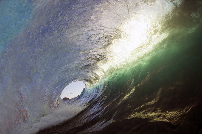 O fotógrafo Ray Collins trocou as minas de carvão pelo oceano, e está lançando seu primeiro livro com essas imagens incríveis das ondas australianas.