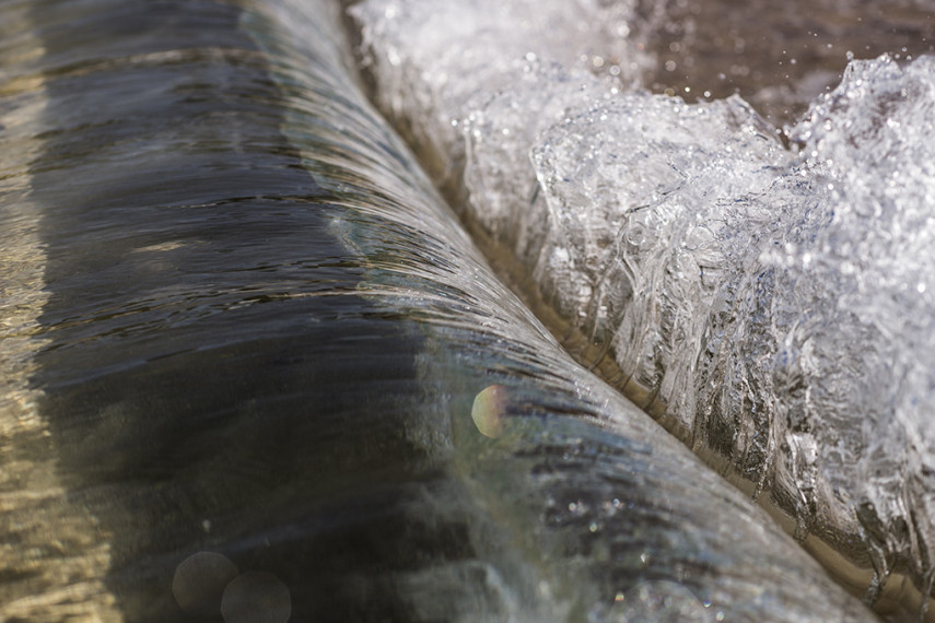 O fotógrafo Ray Collins trocou as minas de carvão pelo oceano, e está lançando seu primeiro livro com essas imagens incríveis das ondas australianas.