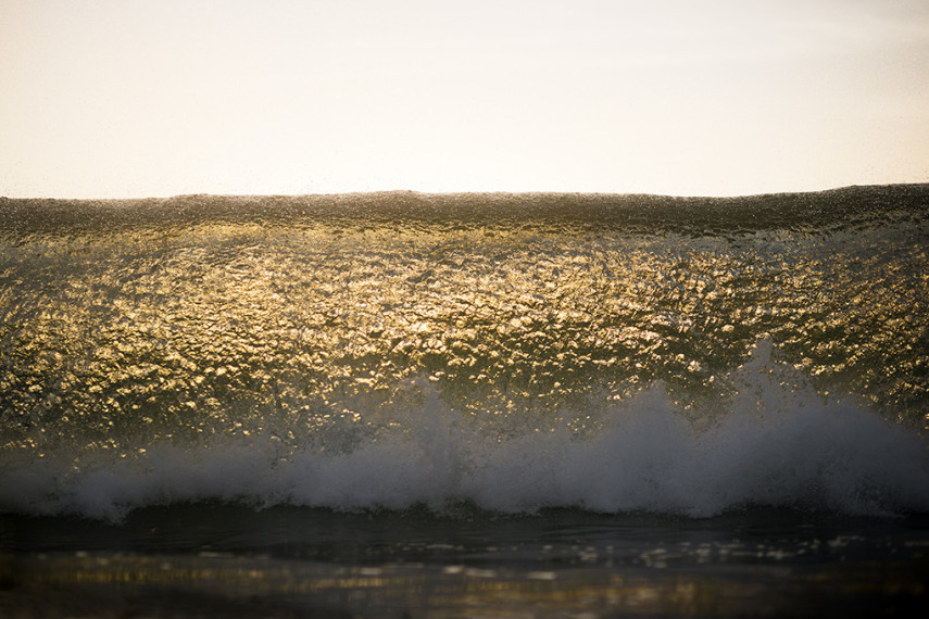 O fotógrafo Ray Collins trocou as minas de carvão pelo oceano, e está lançando seu primeiro livro com essas imagens incríveis das ondas australianas.
