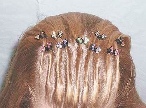 Essas minipresilhas de cabelo, em formato de flor, borboleta, etc, já fez a cabeça de muita adolescente por esse mundão. 