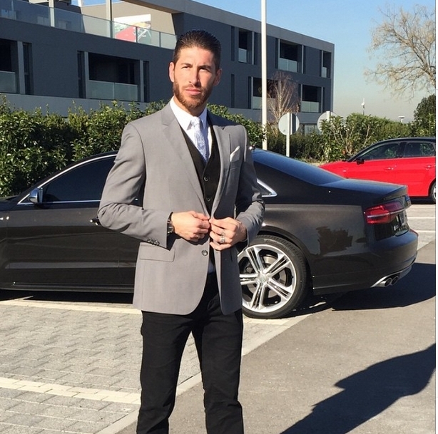 Em eventos e ocasiões mais sérias, o espanhol Sergio Ramos manda bem no estilo e teria vaga garantida no SPFW