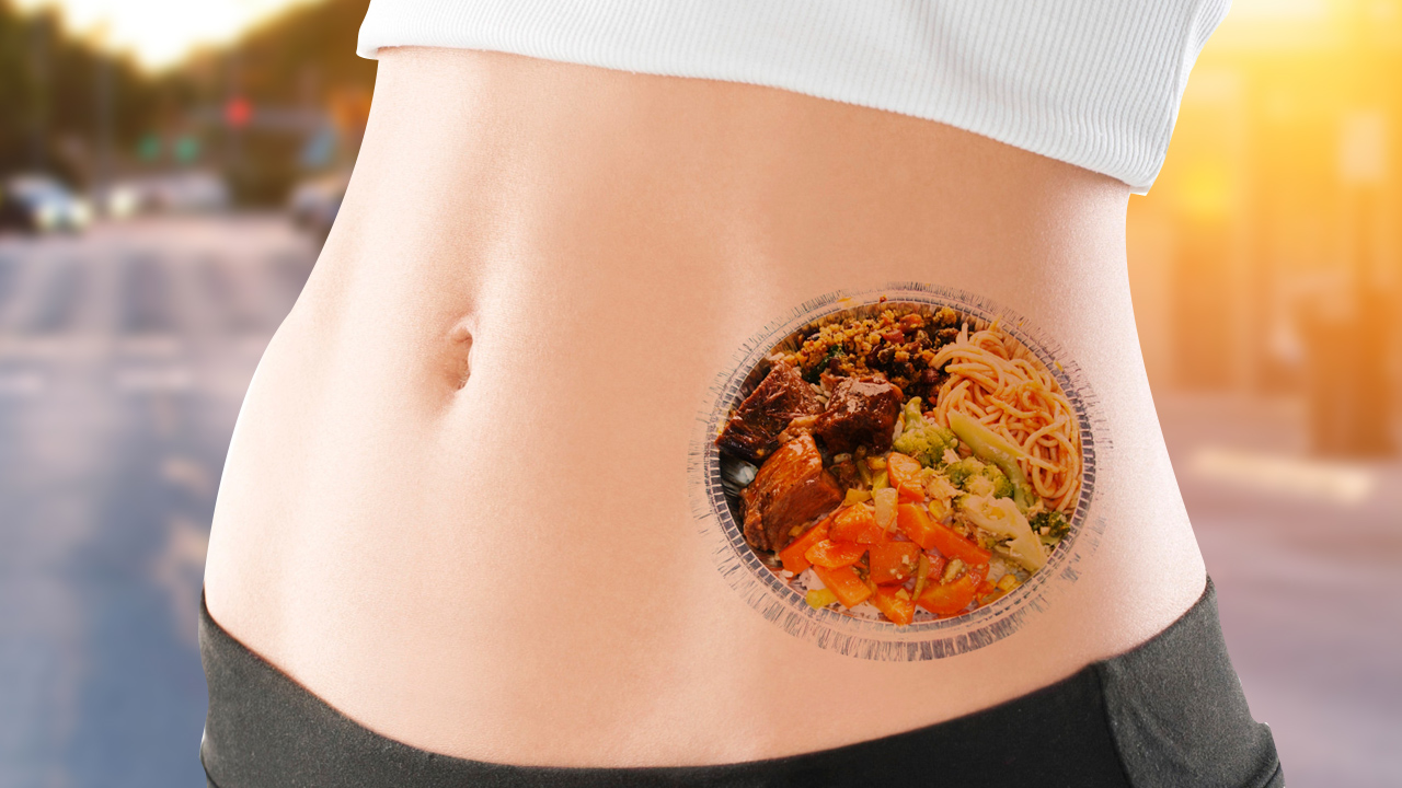 Não sabe definir qual a sua comida favorita? Bota tudo num marmitex e manda ver na tatuagem! O feijão é por cima ou por baixo?