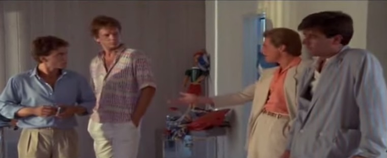 Um nerd, Wendell Tvedt (Stephen Geoffreys) fica amigo de dois caras de sua fraternidade depois que o pai dele oferece ao grupo um fim de semana em um condomínio em Palm Springs, Califórnia. 