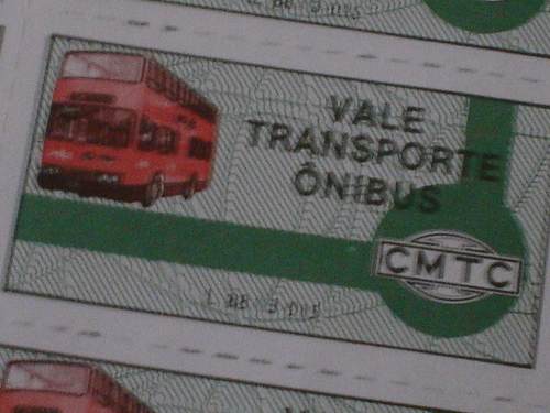 ... Já usou <b>passe de ônibus em papel</b>, antes de as grandes cidades adotarem o bilhete único. Dava até para comprar bugiganga no camelô e comida em boteco com vale-transporte
