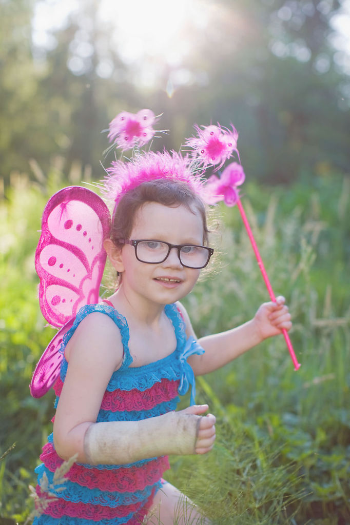 Renee Bergeron:  Melanie é uma garota brilhante e enérgica de 4 anos, que acorda todos os dias sorrindo. Melanie tem um diagnóstico de autismo, assim como de epilepsia e desordem de processamentos sensorial