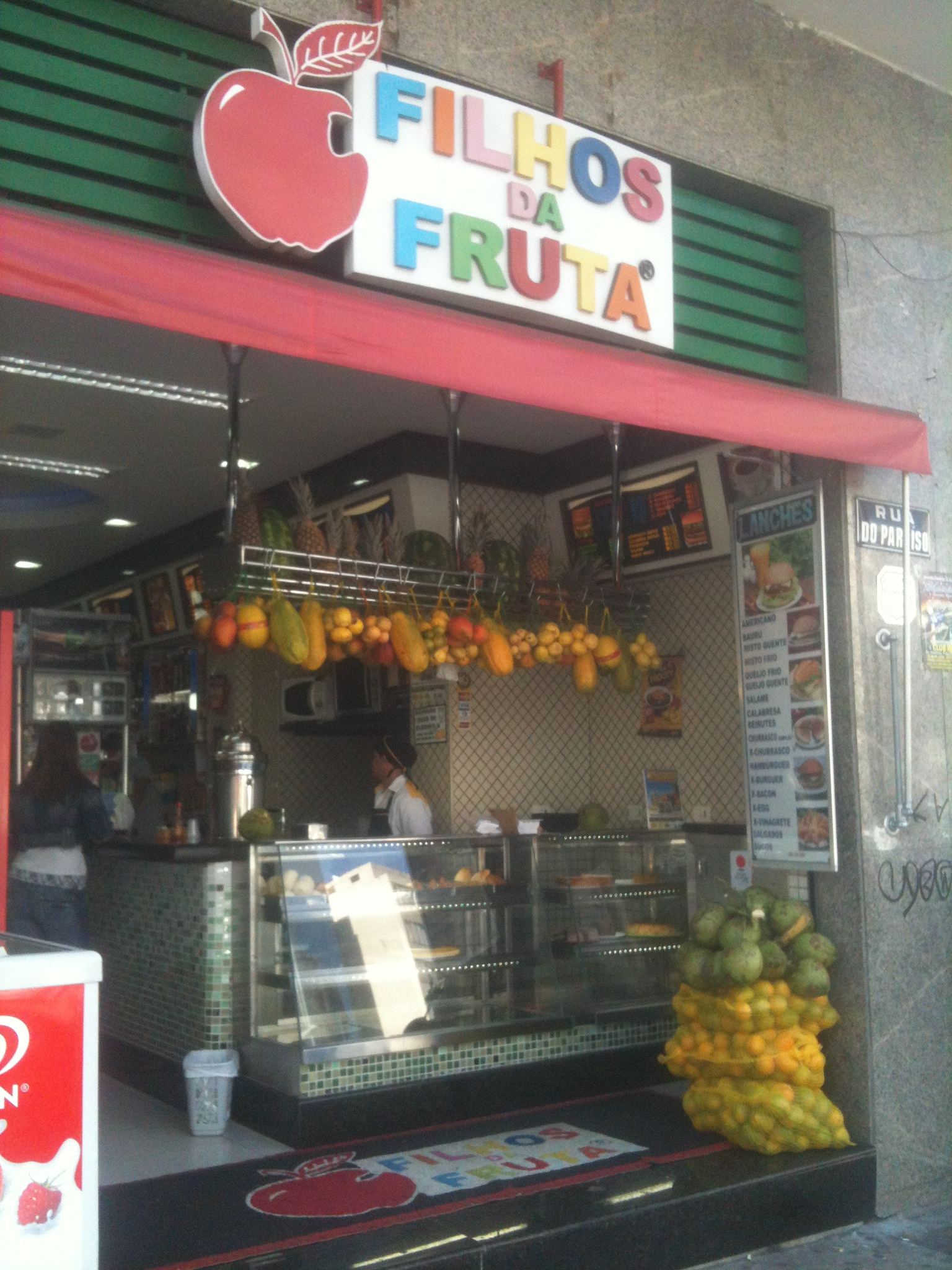 Este estabelecimento ganha o prêmio Tiozão do Pavê de criatividade, impressionante.