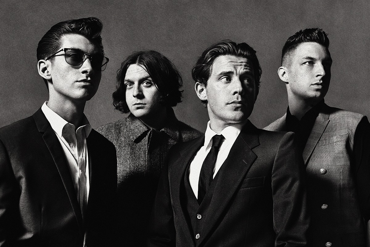 "I Bet You Look Good On The Dancefloor" foi o primeiro hit do grupo de Alex Turner. Depois eles abraçaram o mundo